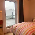A Cozy In A Modern House Accommodatie bij particulieren