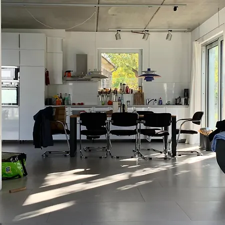 Rum i privatbostad A Cozy In A Modern House Potsdam