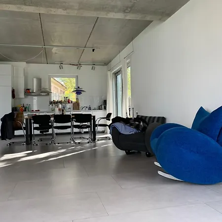 A Cozy In A Modern House Rum i privatbostad